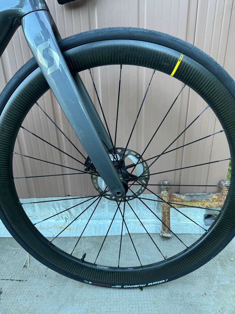 Used scott addict 20 Scott addict 20 Custom Shimano 105 2023 Road & Gravel, Light Gray — image 8 of 9