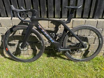 Used Trek Madone SLR 7 Gen 7 2023 2023 Road & Gravel — image 2 of 8