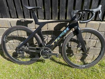 Used Trek Madone SLR 7 Gen 7 2023 2023 Road & Gravel — image 1 of 8