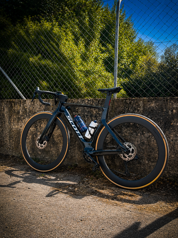 Scott Foil RC 20 2025 2025 Road & Gravel usato, Nero — immagine 3 di 5