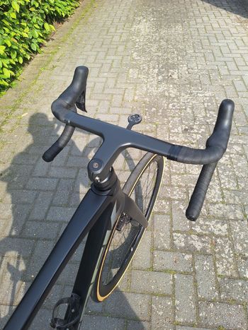 Used Trek Émonda SLR 7 2024 2024 Road & Gravel, Schwarz — image 7 of 11