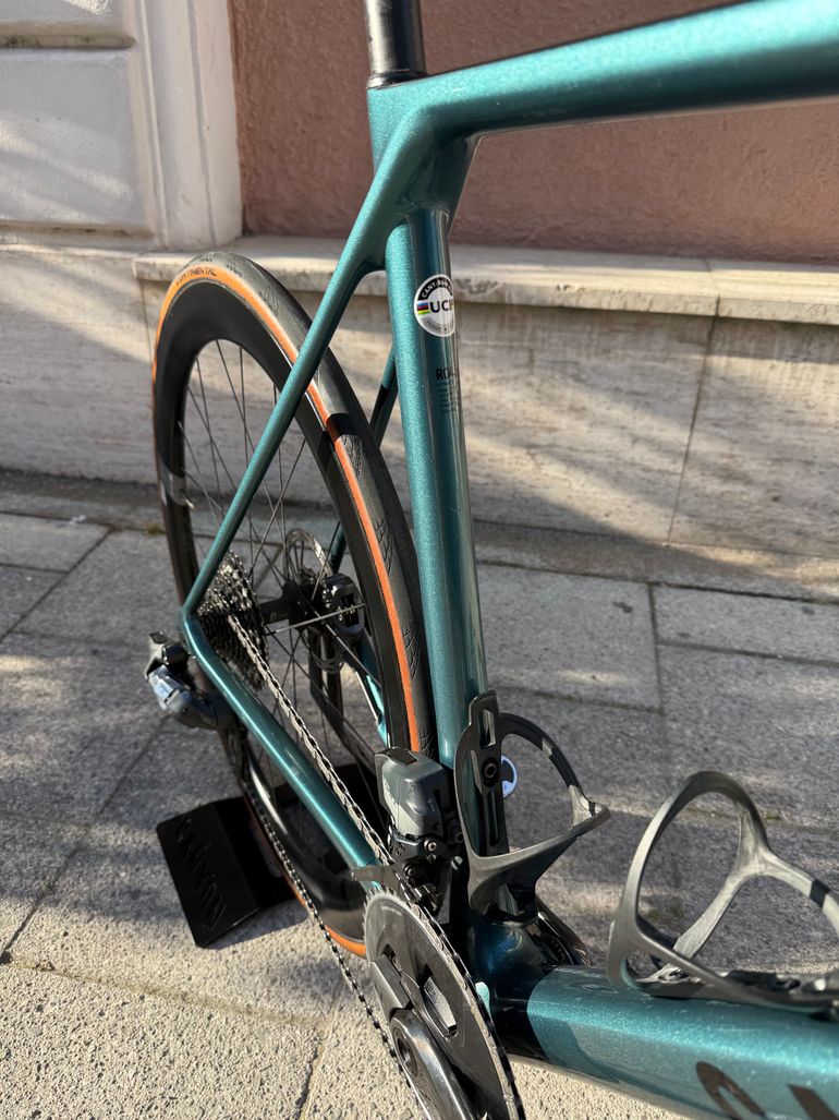 Used Canyon Ultimate CF SLX 8 Disc eTap 2022 2022 Road & Gravel, Blue — image 6 of 17