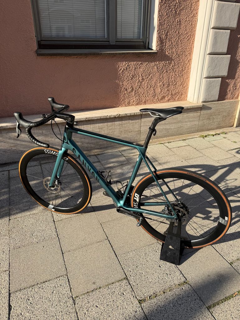 Used Canyon Ultimate CF SLX 8 Disc eTap 2022 2022 Road & Gravel, Blue — image 10 of 17