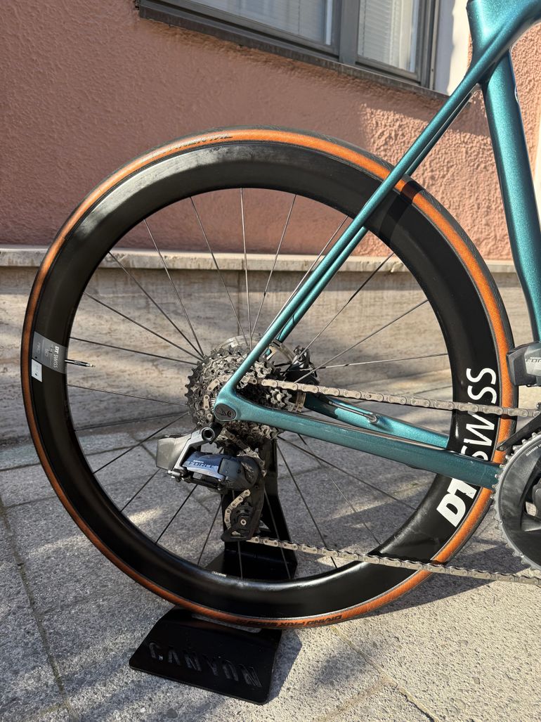 Used Canyon Ultimate CF SLX 8 Disc eTap 2022 2022 Road & Gravel, Blue — image 7 of 17