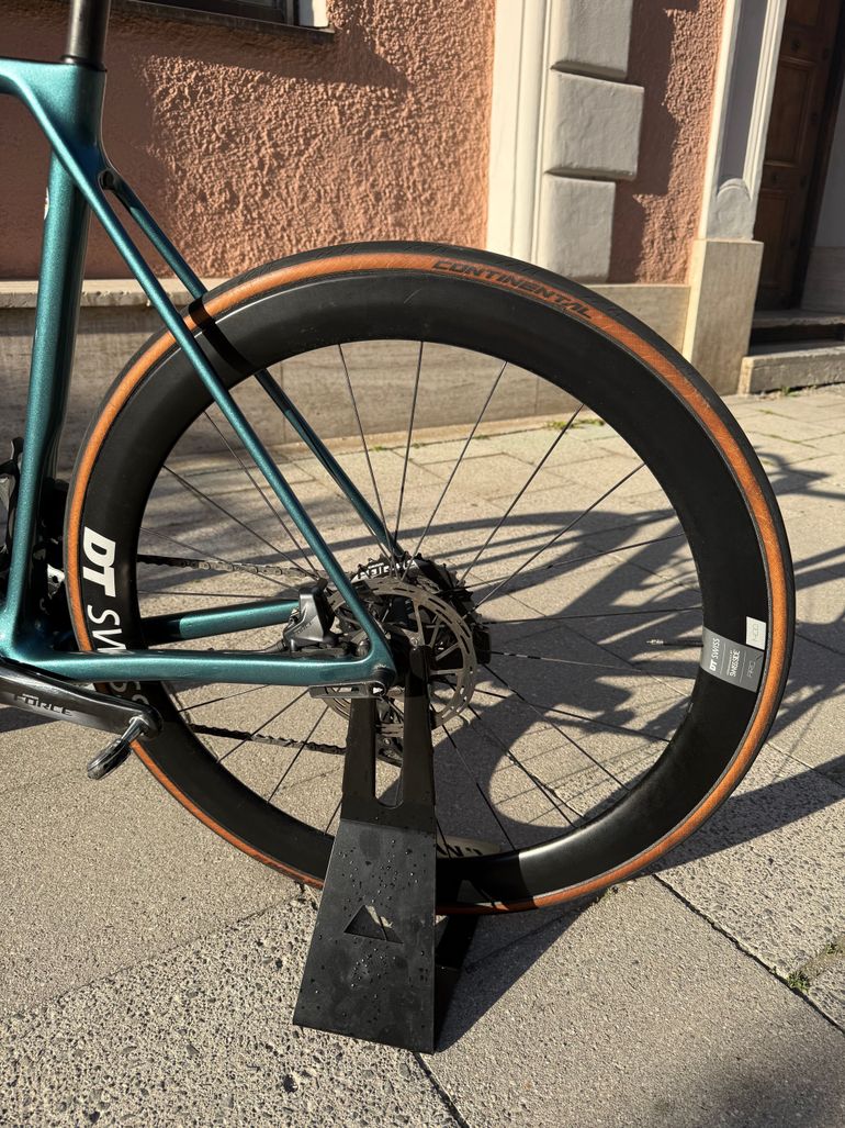 Used Canyon Ultimate CF SLX 8 Disc eTap 2022 2022 Road & Gravel, Blue — image 15 of 17