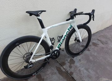 Tweedehands Bianchi Oltre SRAM Rival 2023 Road & Gravel — afbeelding 2 van 5