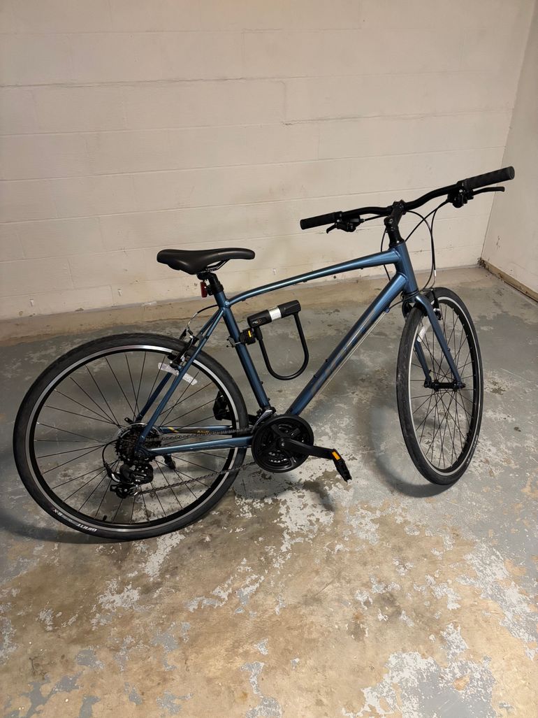 Used Giant Escape 2 City Disc 2021 2021 Urban, Blau — image 1 of 5