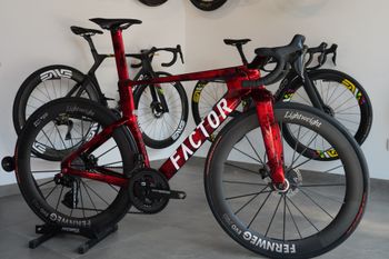 Used Factor One Shimano Dura Ace Di2 2026 Road & Gravel, Rosso — image 5 of 18