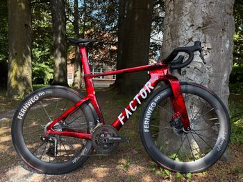 Used Factor One Shimano Dura Ace Di2 2026 Road & Gravel, Rosso — image 1 of 18