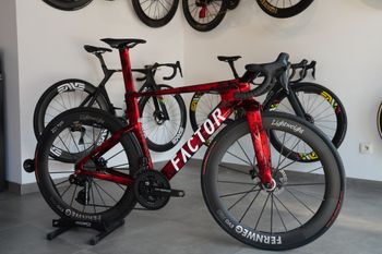 Used Factor One Shimano Dura Ace Di2 2026 Road & Gravel, Rosso — image 4 of 18