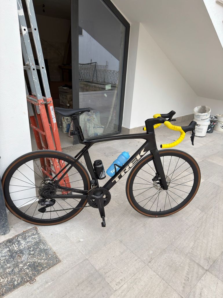 Used Trek Madone Shimano Ultegra Di2 2025 Road & Gravel, Black — image 1 of 7