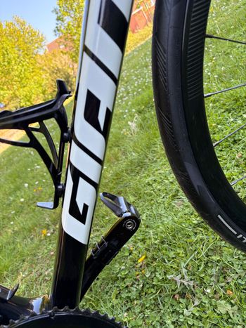 Used Giant TCR Advanced 2 Disc 2021 2021 Road & Gravel, Black — image 17 of 25