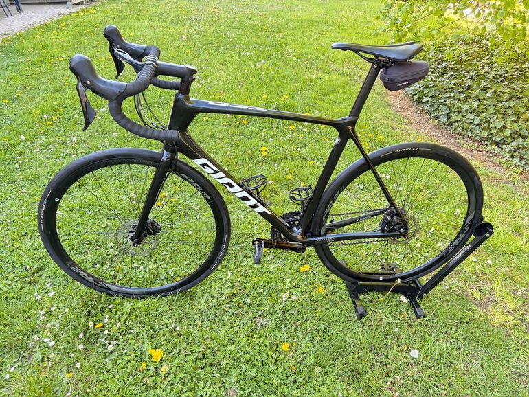 Used Giant TCR Advanced 2 Disc 2021 2021 Road & Gravel, Black — image 1 of 25