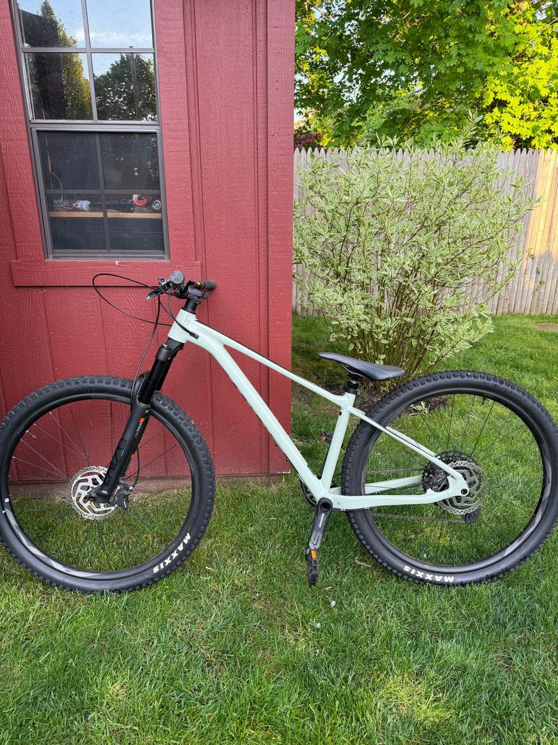 Giant Fathom 1 2022 2022 Mountainbike d'occasion — image 2 sur 27