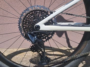 Used Specialized Epic 8 Comp 2024 2024 Mountainbike, White, 29 — image 3 of 7