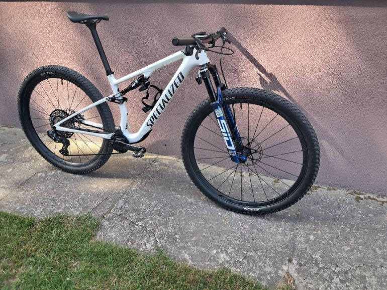 Used Specialized Epic 8 Comp 2024 2024 Mountainbike, White, 29 — image 4 of 8