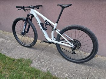 Used Specialized Epic 8 Comp 2024 2024 Mountainbike, White, 29 — image 7 of 8