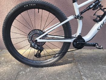 Used Specialized Epic 8 Comp 2024 2024 Mountainbike, White, 29 — image 3 of 8