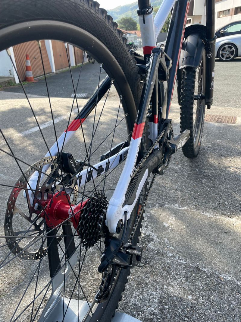 Tweedehands Mondraker Summum 29 2021 2021 Mountainbike — afbeelding 3 van 7