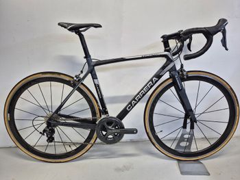 Used Carrera Veleno Shimano Ultegra 2018 Road & Gravel, Gris claro — image 1 of 20