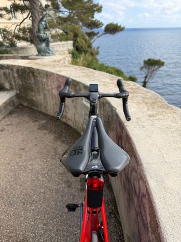 Trek Madone SL 6 2021 2021 Road & Gravel usato, Rosso — immagine 4 di 7