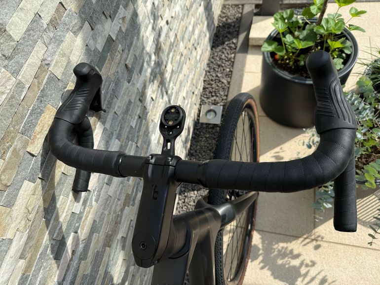 Used Orbea TERRA M20i TEAM 2023 2023 Road & Gravel, Black — image 3 of 9