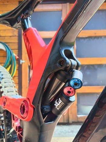 Used Canyon Sender Shimano ZEE 2017 Mountainbike, Red — image 4 of 11