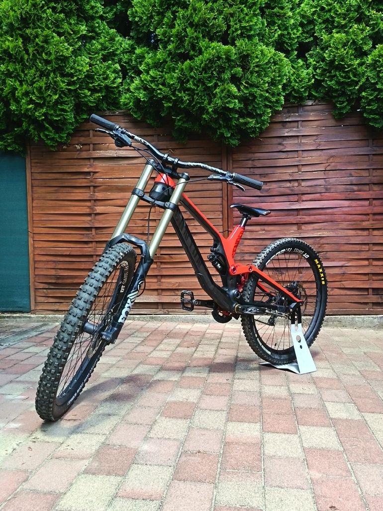 Used Canyon Sender Shimano ZEE 2017 Mountainbike, Red — image 1 of 11