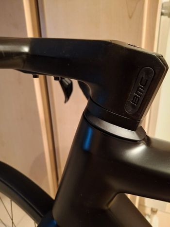 Używany BMC Teammachine SLR01 THREE P2P 2022 2022 Road & Gravel — zdjęcie 16 z 16