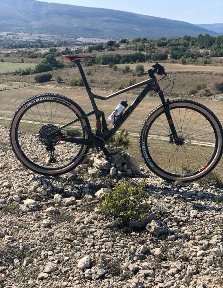 Used Scott Spark RC 900 Pro 2019 2019 Mountainbike, Light Gray, 29 — image 1 of 3