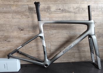 Evolve, Cima M/L Framset Incl. Aero Lenker-Vorbau Combi Frameset