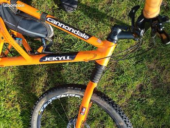 Used Cannondale 700 2003 Mountainbike, Orange — image 2 of 12