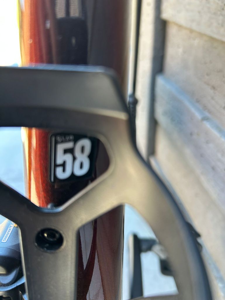 Used Cervélo R5 Ultegra Di2 2024 2024 Road & Gravel, Red — image 5 of 7
