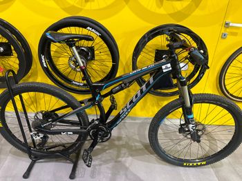 Used Scott Genius 730 2017 2017 Mountainbike, Black, 27.5 — image 2 of 6