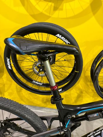 Used Scott Genius 730 2017 2017 Mountainbike, Black, 27.5 — image 5 of 6