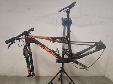 Used Ktm scarp exonic 2024 Mountainbike, Black, 29 — image 2 of 7