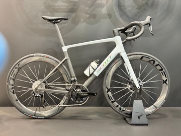 Scott Addict RC Pro 2025 2025 Road & Gravel d'occasion — image 1 sur 3