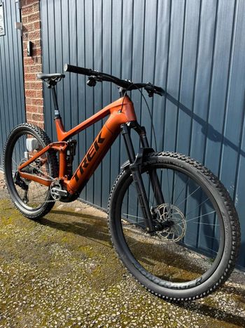 Used Trek Rail 9.8 GX AXS Gen 4 2023 2023 Mountainbike, Red, 29 — image 1 of 3