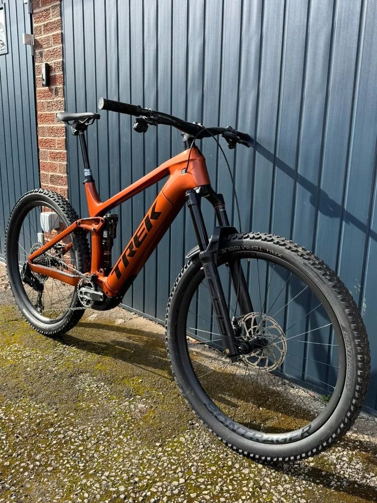 Used Trek Rail 9.8 GX AXS Gen 4 2023 2023 Mountainbike, Red, 29 — image 1 of 3