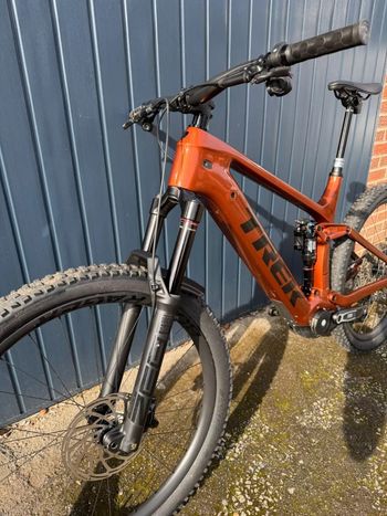 Used Trek Rail 9.8 GX AXS Gen 4 2023 2023 Mountainbike, Red, 29 — image 3 of 3