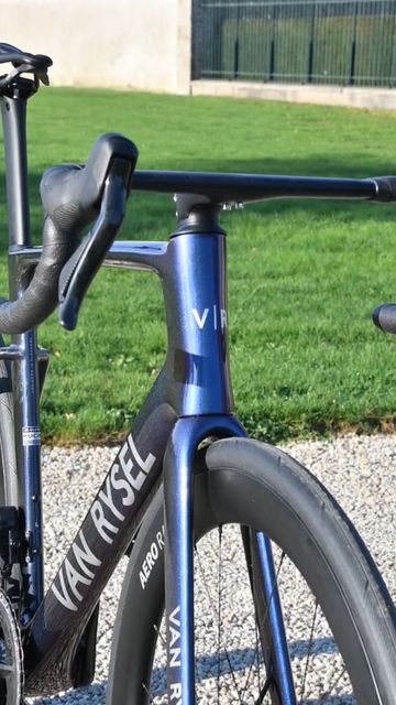 Używany Van Rysel RCR-Pro 2024 Road & Gravel — zdjęcie 3 z 10