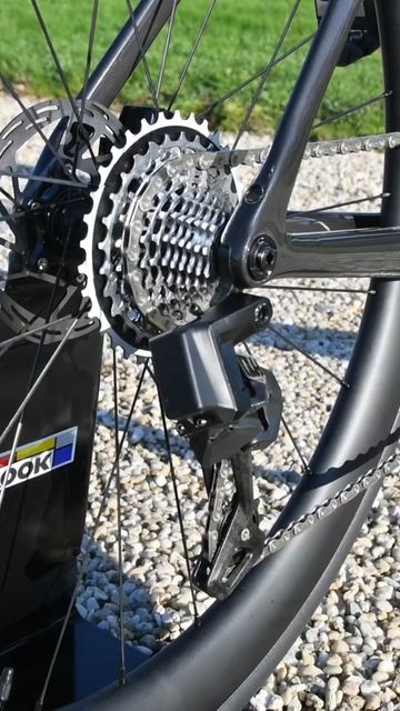 Używany Van Rysel RCR-Pro 2024 Road & Gravel — zdjęcie 6 z 10