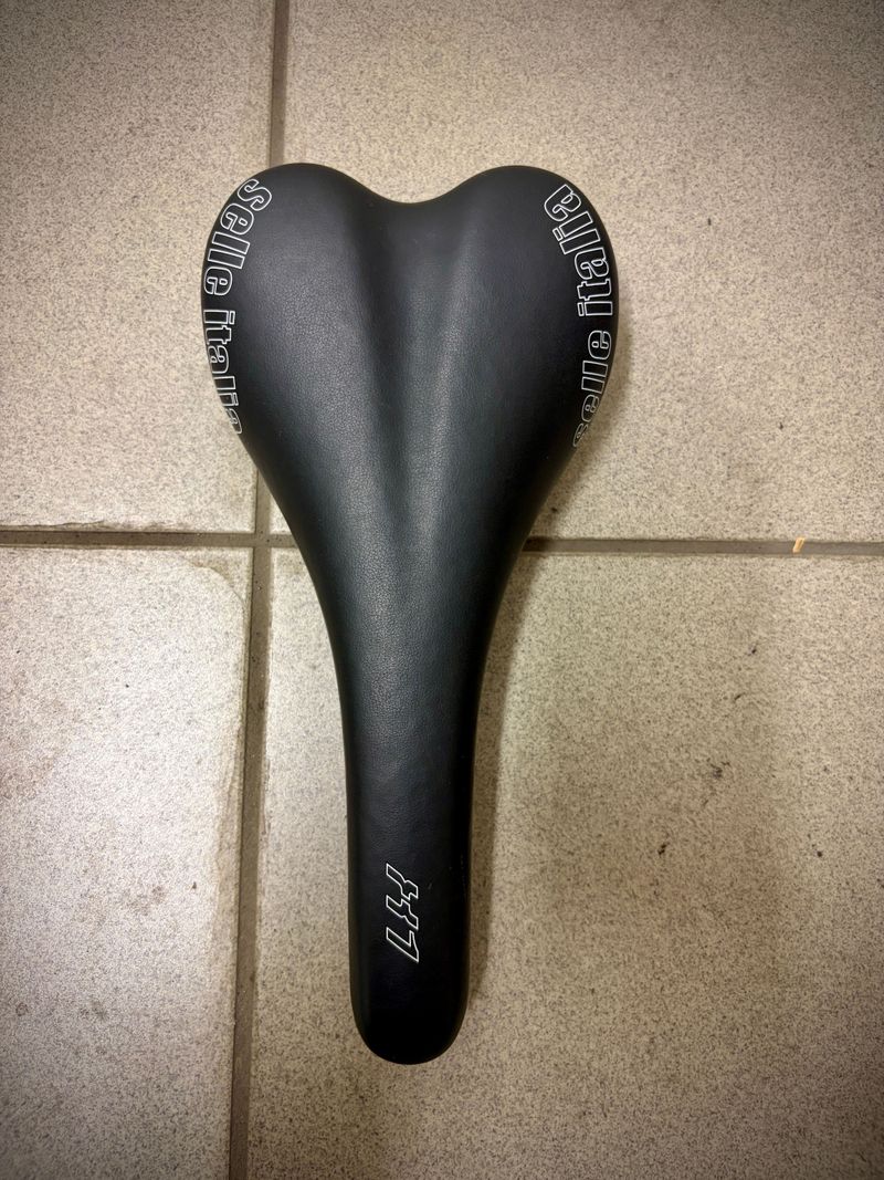 Used Specialized Roubaix SRAM Red 2016 Road & Gravel, Black — image 16 of 17
