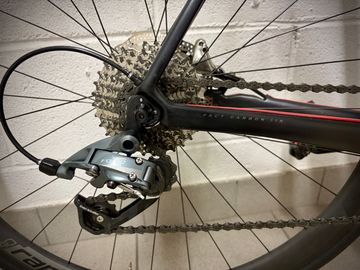 Used Specialized Roubaix SRAM Red 2016 Road & Gravel, Black — image 11 of 17