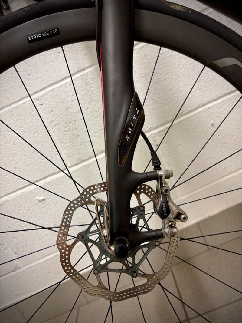 Used Specialized Roubaix SRAM Red 2016 Road & Gravel, Black — image 4 of 17