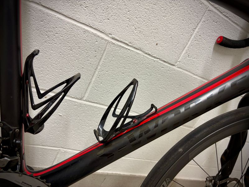 Used Specialized Roubaix SRAM Red 2016 Road & Gravel, Black — image 9 of 17