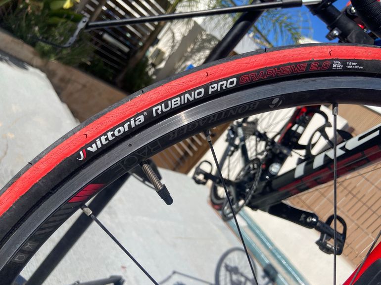 Used Trek Madone Shimano Ultegra 2014 Road & Gravel, Black — image 9 of 12
