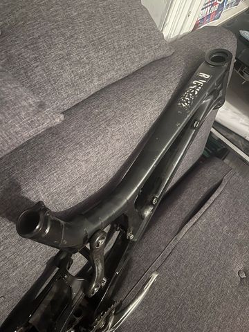 Used Santa Cruz V10 Frameset 2012 Mountainbike, Black — image 4 of 6