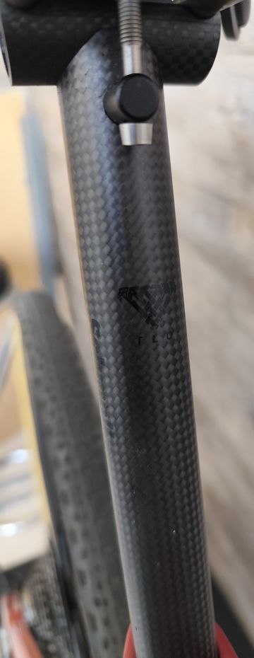 Schmolke Carbon Infinity Integral MY 2024 2024 Road & Gravel usato, Rosso — immagine 4 di 8