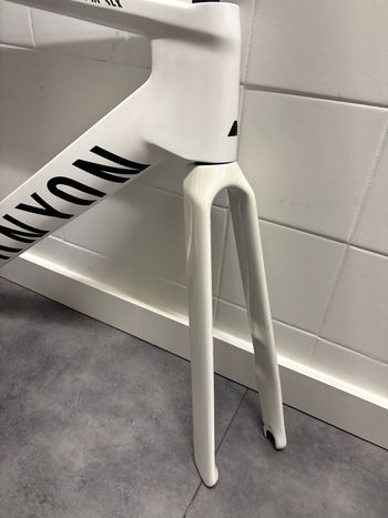 Used Canyon Aeroad CFR Disc Frame and Brake Kit 2026 Frameset 2026 Road & Gravel, White — image 6 of 14